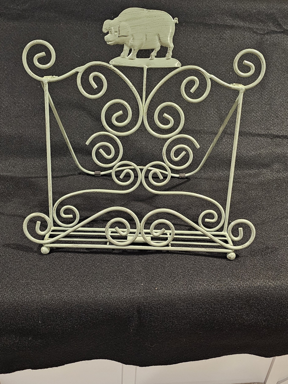 Paula Deen Decorative Pig Scrollwork Metal Cookbook Stand - Light Sage